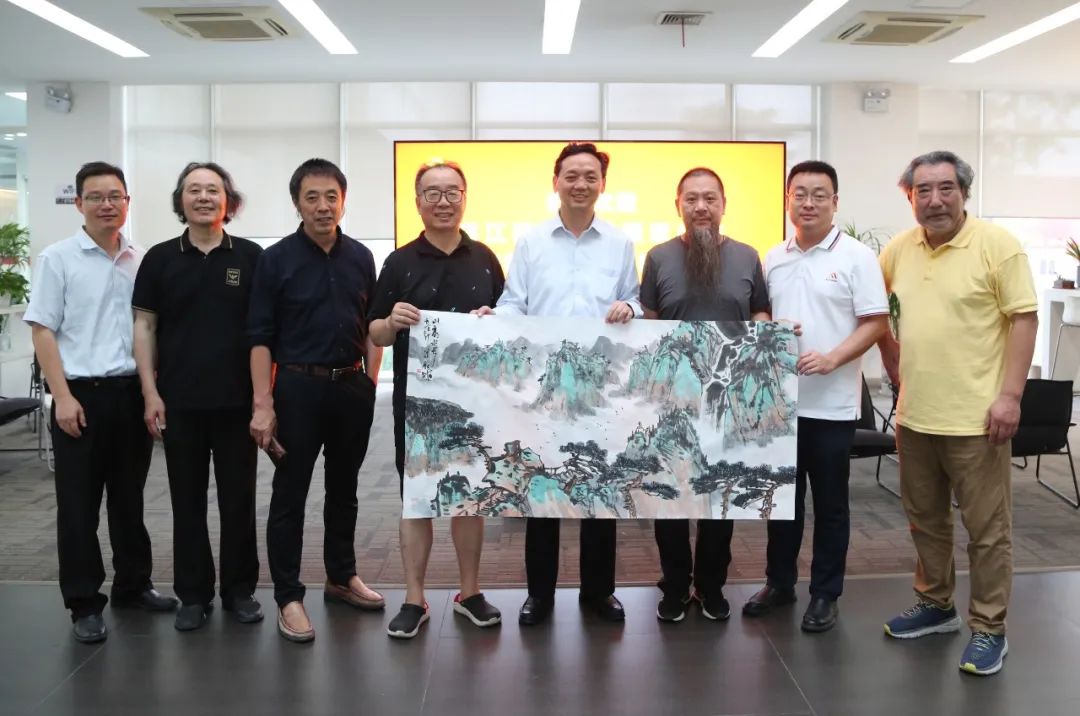 邗江政協(xié)藝術(shù)家慶賀邁安德二十耕耘